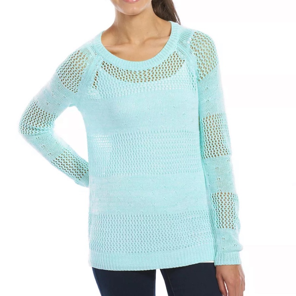B6-  medium NWT med cute blue sweater size M SO NEW